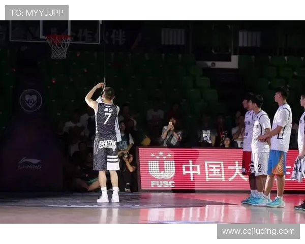 北控篮球俱乐部荣获微博篮球之夜年度公益项目奖 廖三宁荣膺年度星光瞩目球员